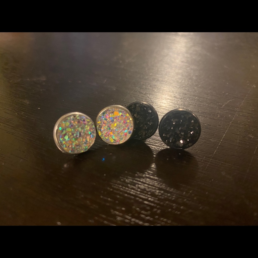 Earrings - Picture 3 of 3